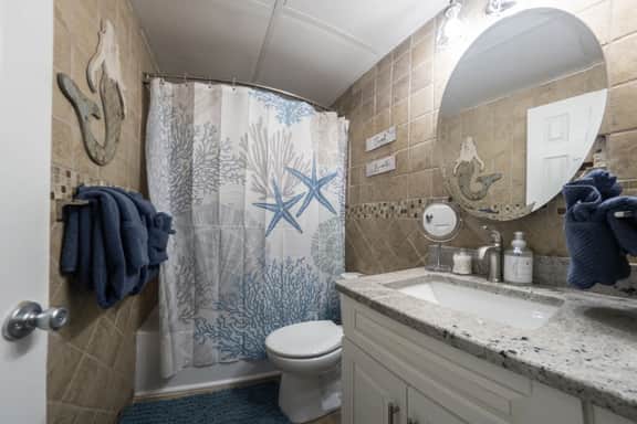 Beautiful 2bd Home with River Views & Amazing Sunsets - Image 5